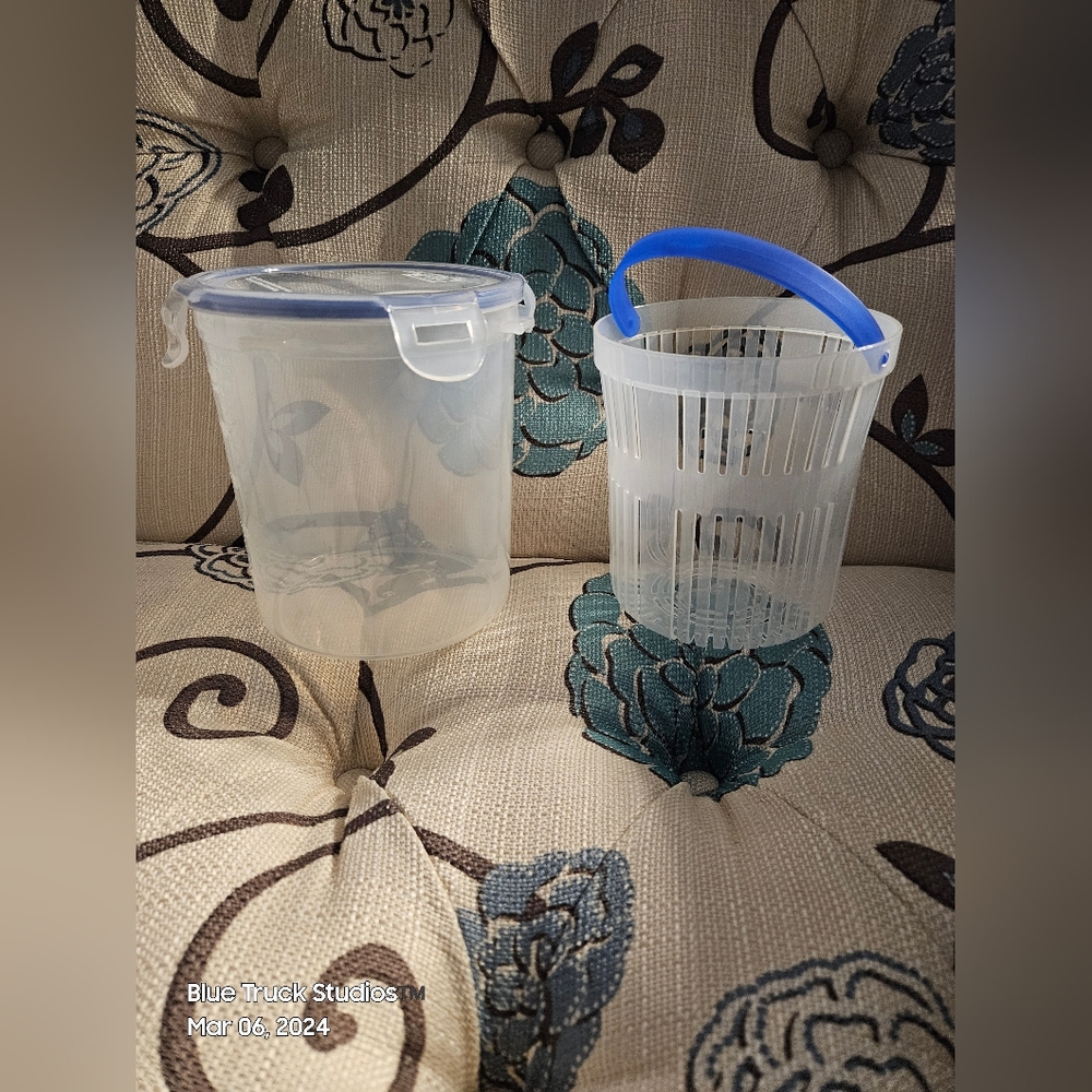 Lock & Lock Pickle Strainer Keeper Container - Picture 8 of 12